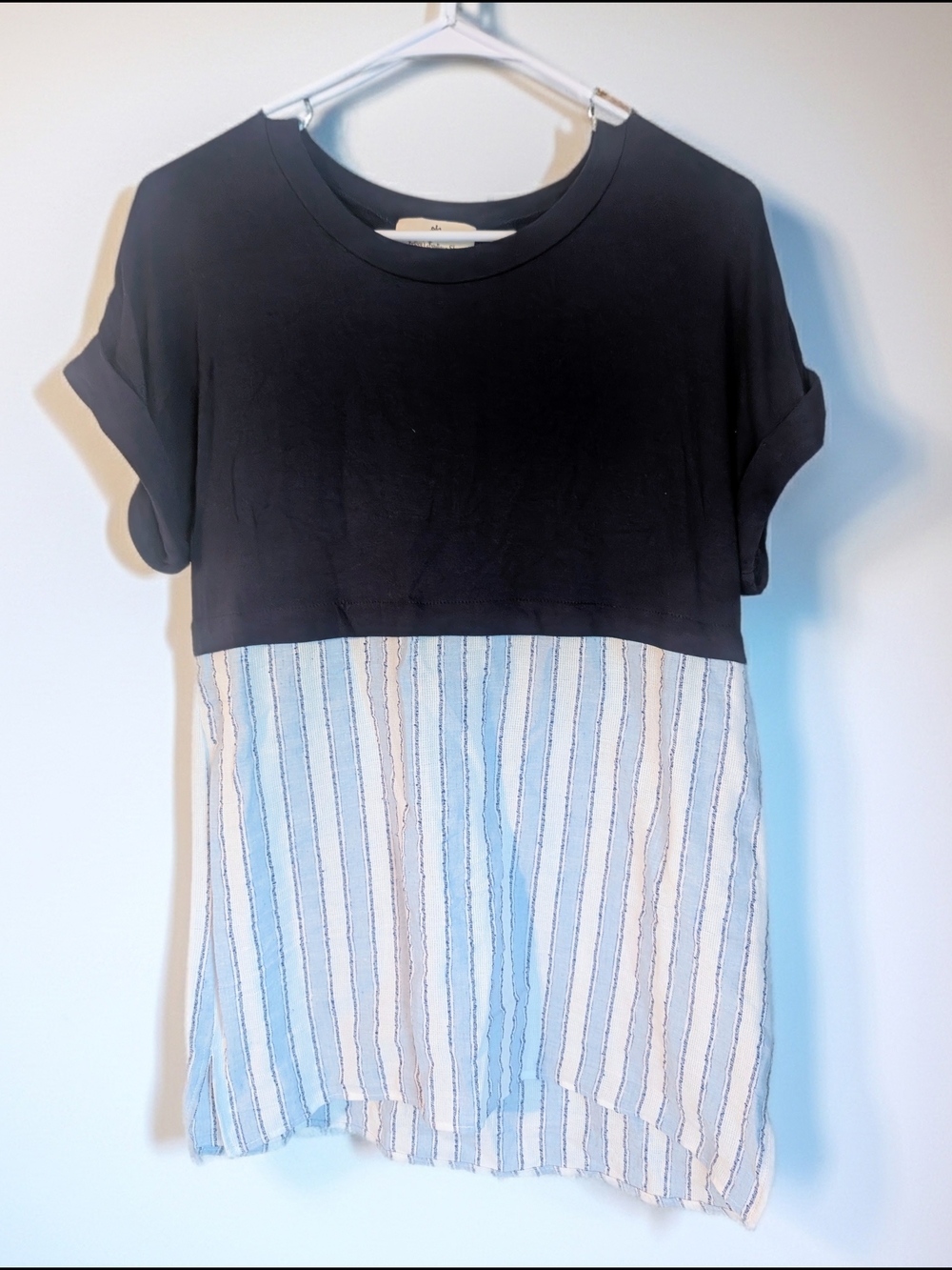 NWOT Betsey's Boutique Navy Blue Top with Blue & White Striped Hem- Small